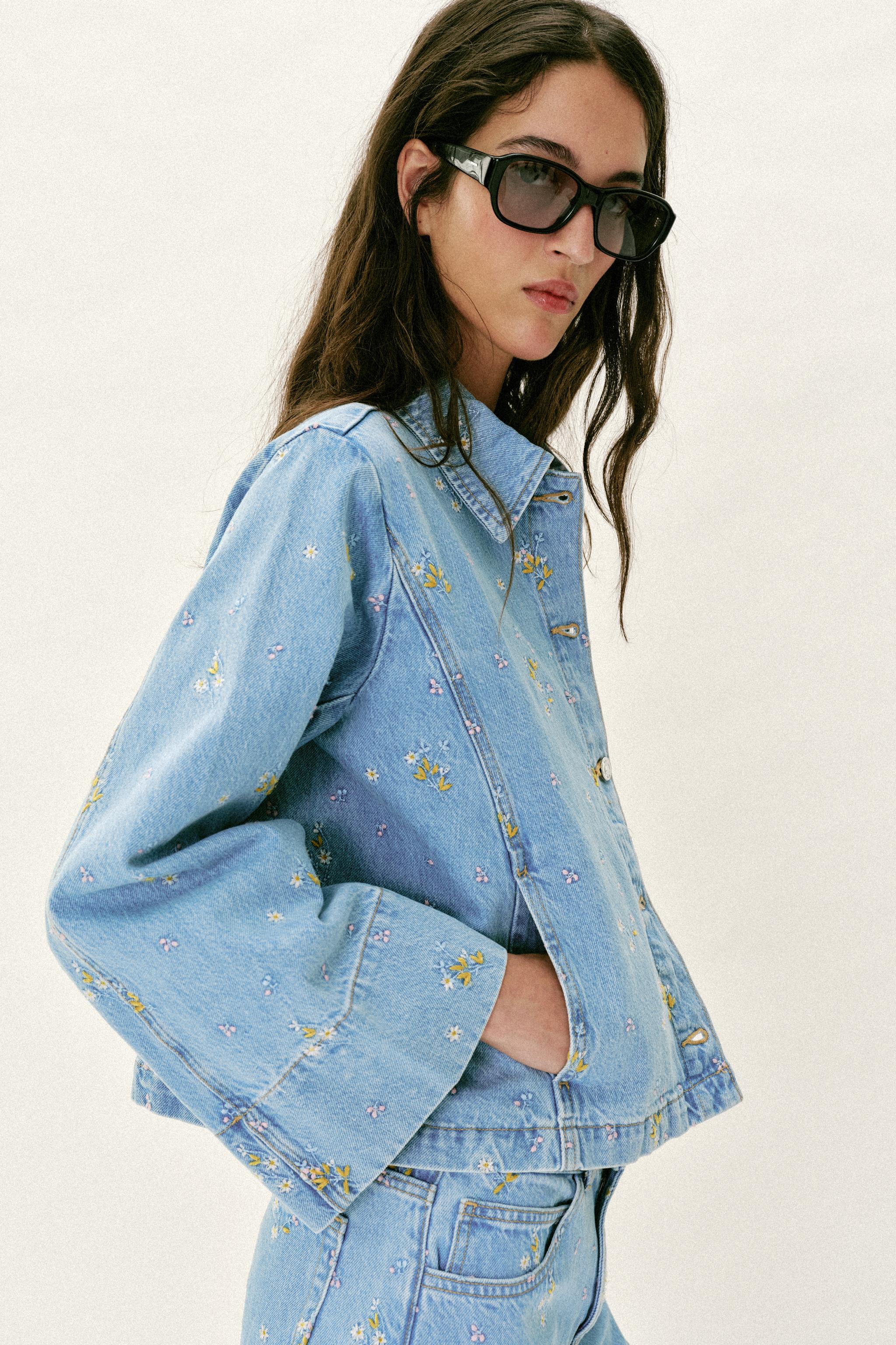 BLOUSON Z1975 EN DENIM À FLEURS BRODÉES